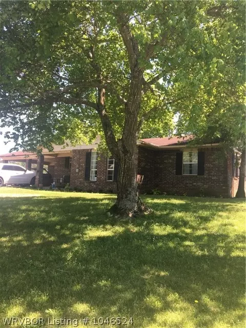 693 8th St, Waldron, AR 72958 photo 1