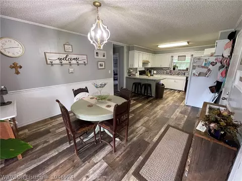 693 8th St, Waldron, AR 72958 photo 6