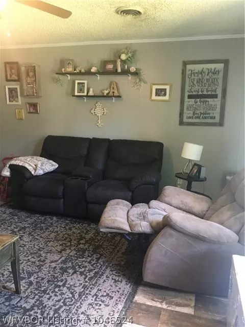 693 8th St, Waldron, AR 72958 photo 3