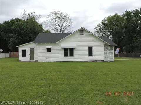 613 4th St, Ozark, AR 72949 photo 4