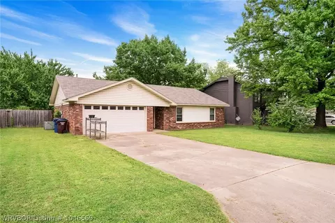 8512 Harvard Dr, Fort Smith, AR 72908 photo 1