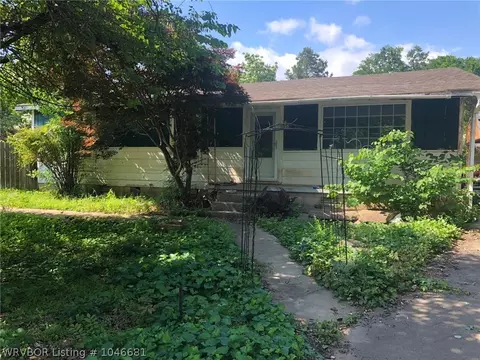 608 Ernest St, Barling, AR 72923 photo 1