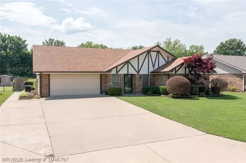 8533 Harvard Dr, Fort Smith, AR 72908 photo 2