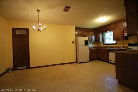 1015 N Aster St, Greenwood, AR 72936 photo 9