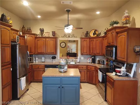 1807 Fairbanks Dr, Barling, AR 72923 photo 2