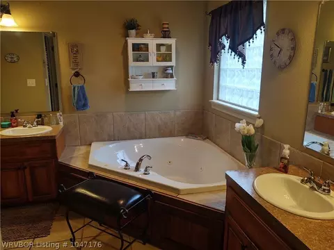 1807 Fairbanks Dr, Barling, AR 72923 photo 7