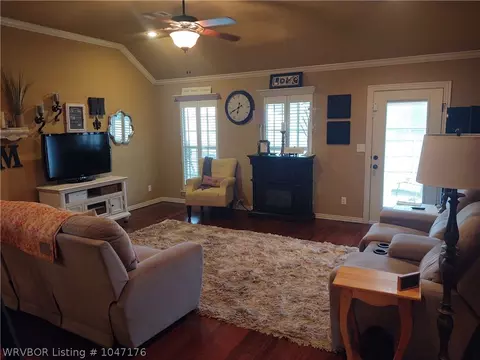 1807 Fairbanks Dr, Barling, AR 72923 photo 4
