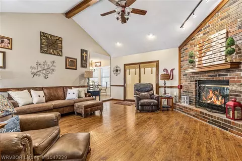 512 E Pasadena St, Greenwood, AR 72936 photo 6