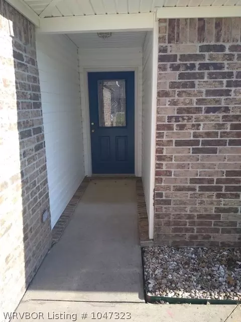 601 Nikolas St, Lavaca, AR 72941 photo 2
