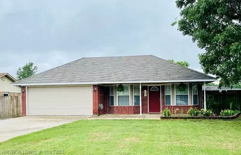 119 Commanche Loop, Roland, OK 74954 photo 1
