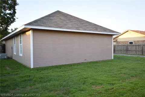 119 Commanche Loop, Roland, OK 74954 photo 16