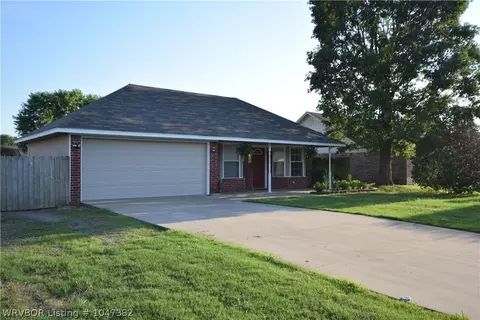 119 Commanche Loop, Roland, OK 74954 photo 2
