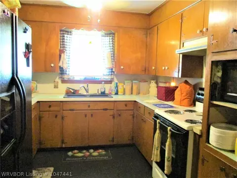 710 N 46th St, Fort Smith, AR 72903 photo 3
