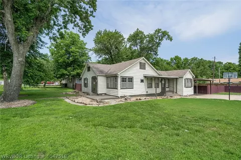 3023 S S St, Fort Smith, AR 72901 photo 4