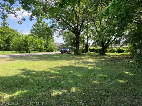 2044 30th St, Fort Smith, AR 72904 photo 2