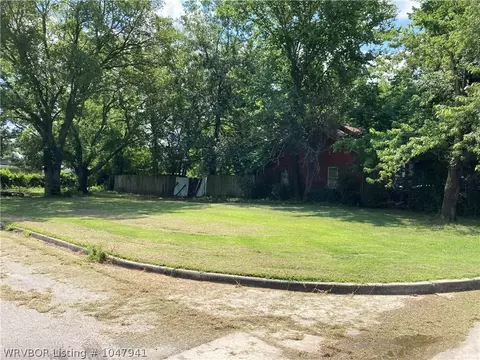2044 30th St, Fort Smith, AR 72904