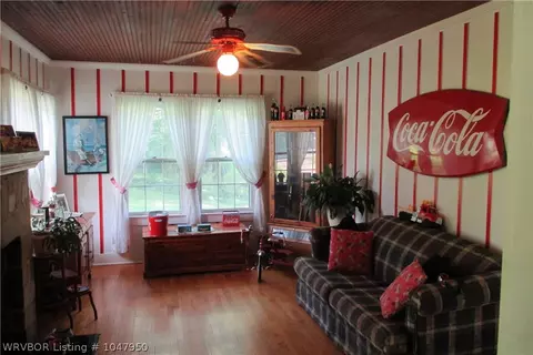 2521 Walnut St, Paris, AR 72855 photo 4