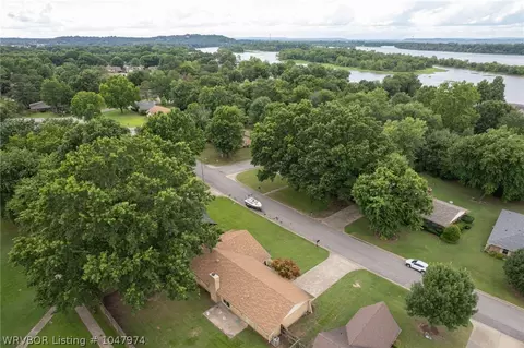 10800 Edgewater Rd, Fort Smith, AR 72903 photo 2