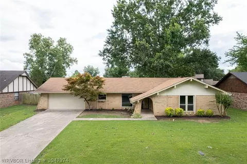 10800 Edgewater Rd, Fort Smith, AR 72903 photo 4