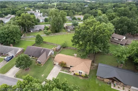 10800 Edgewater Rd, Fort Smith, AR 72903 photo 3