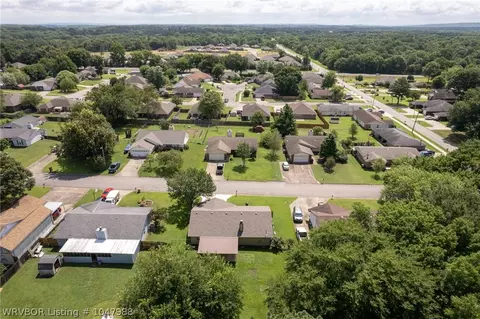 907 3rd Ter, Barling, AR 72923 photo 36