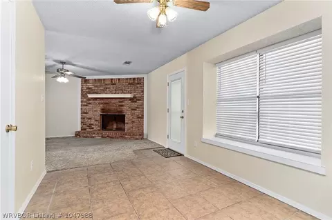 907 3rd Ter, Barling, AR 72923 photo 8