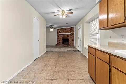 907 3rd Ter, Barling, AR 72923 photo 9