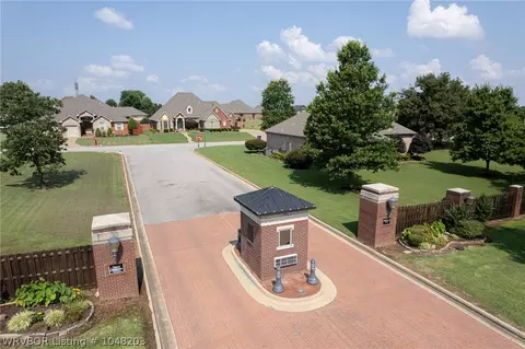 505 Two Sisters Ct, Fort Smith, AR 72916 photo 4