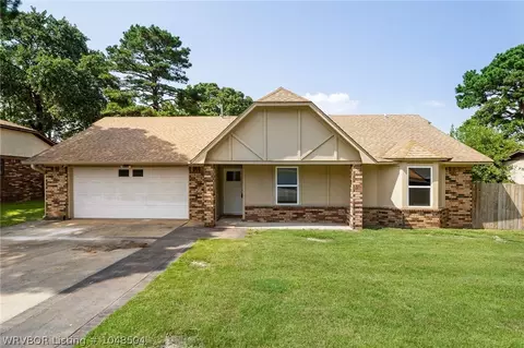 2306 Pine Ln, Barling, AR 72923 photo 1