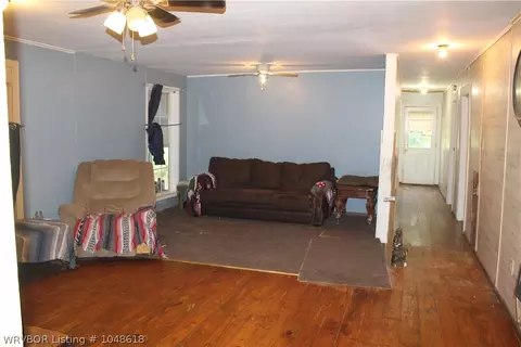 201 Jackman St, Altus, AR 72821 photo 4