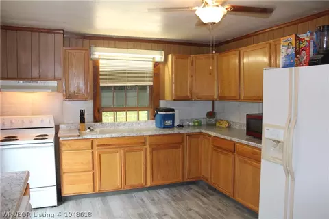 201 Jackman St, Altus, AR 72821 photo 2