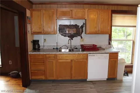 201 Jackman St, Altus, AR 72821 photo 3
