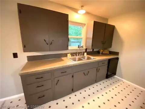 110 Jefferson Ave, Midland, AR 72945 photo 13