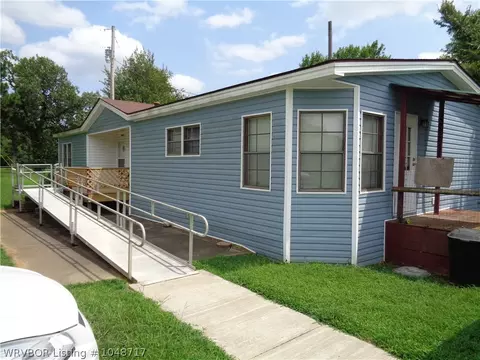 905 E Main St, Altus, AR 72821 photo 3