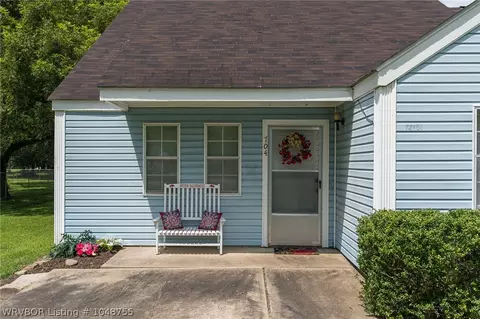 704 N 4th St, Paris, AR 72855 photo 2
