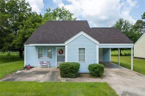 704 N 4th St, Paris, AR 72855 photo 1