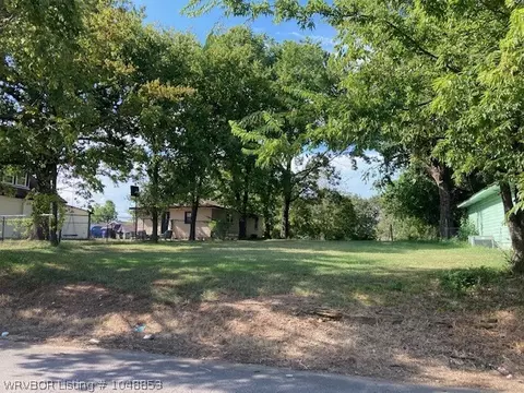 2109 Birnie Ave, Fort Smith, AR 72904