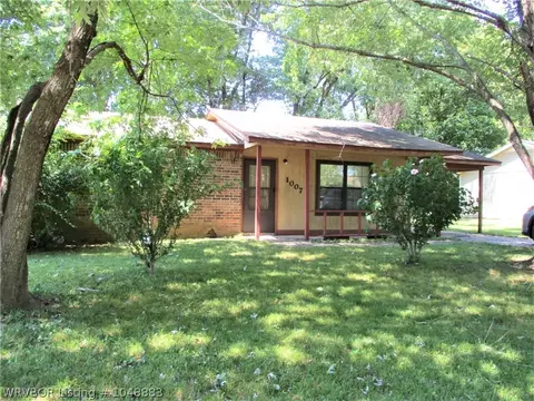 1007 Harris Dr, Alma, AR 72921 photo 1