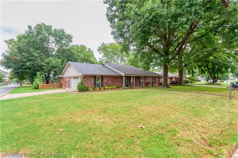 10801 Edgewater Rd, Fort Smith, AR 72903 photo 4
