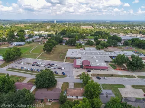 1315 D St, Barling, AR 72923 photo 18