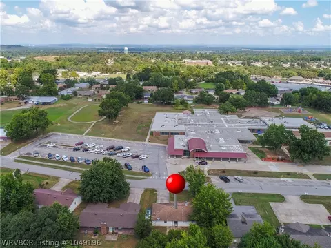 1315 D St, Barling, AR 72923 photo 17