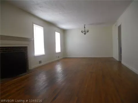 300 46th St, Fort Smith, AR 72903 photo 2