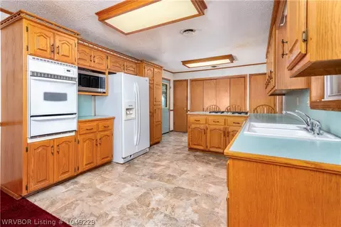 704 Gregory Ave, Pocola, OK 74902 photo 5