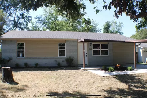 1007 M St, Barling, AR 72923 photo 3