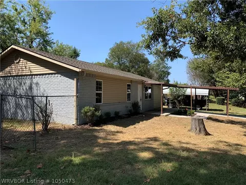 1007 M St, Barling, AR 72923 photo 4