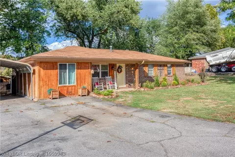 2406 Barbara Ln, Lavaca, AR 72941 photo 2