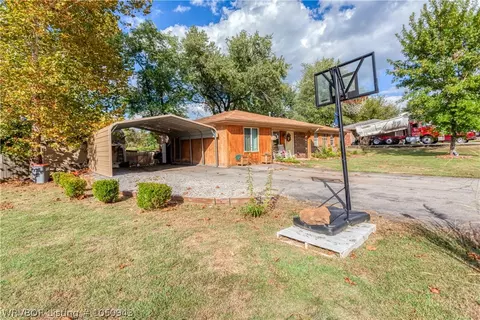 2406 Barbara Ln, Lavaca, AR 72941 photo 5