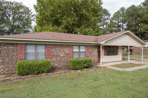 303 Quincy St, Lavaca, AR 72941 photo 1