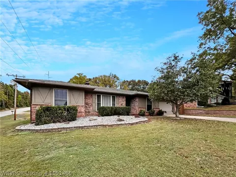 2001 Wedgewood Blvd, Fort Smith, AR 72903 photo 2