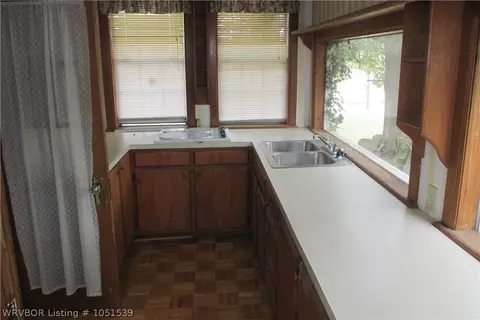 815 Wood, Paris, AR 72855 photo 15